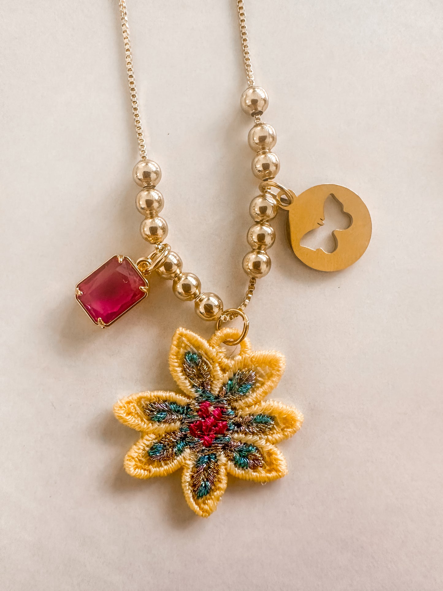 Island Flower Necklace