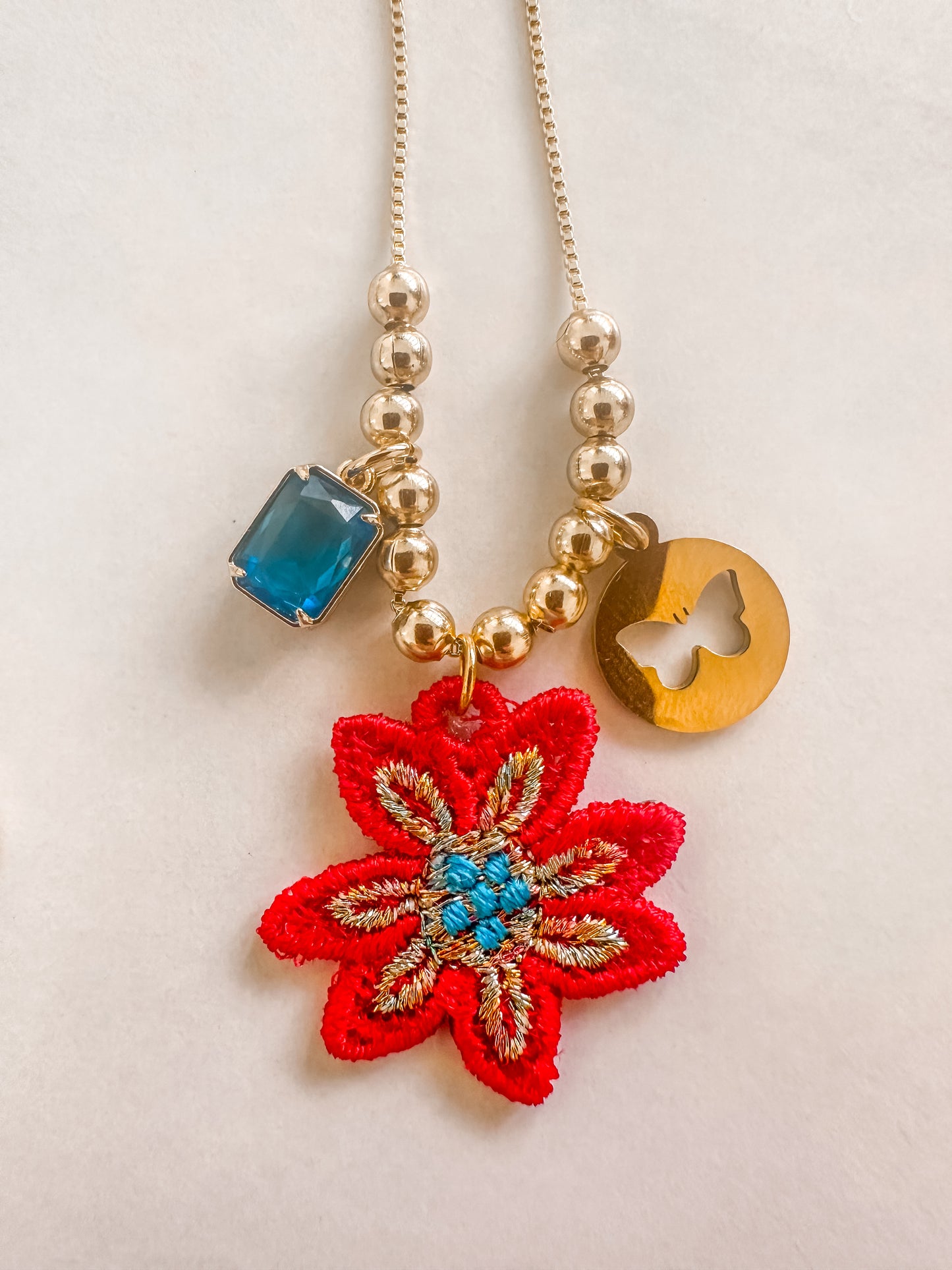 Island Flower Necklace