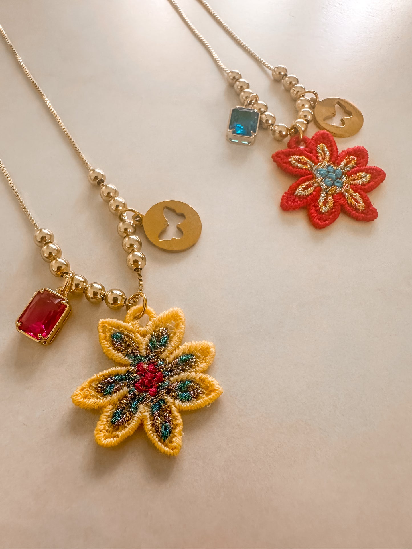 Island Flower Necklace