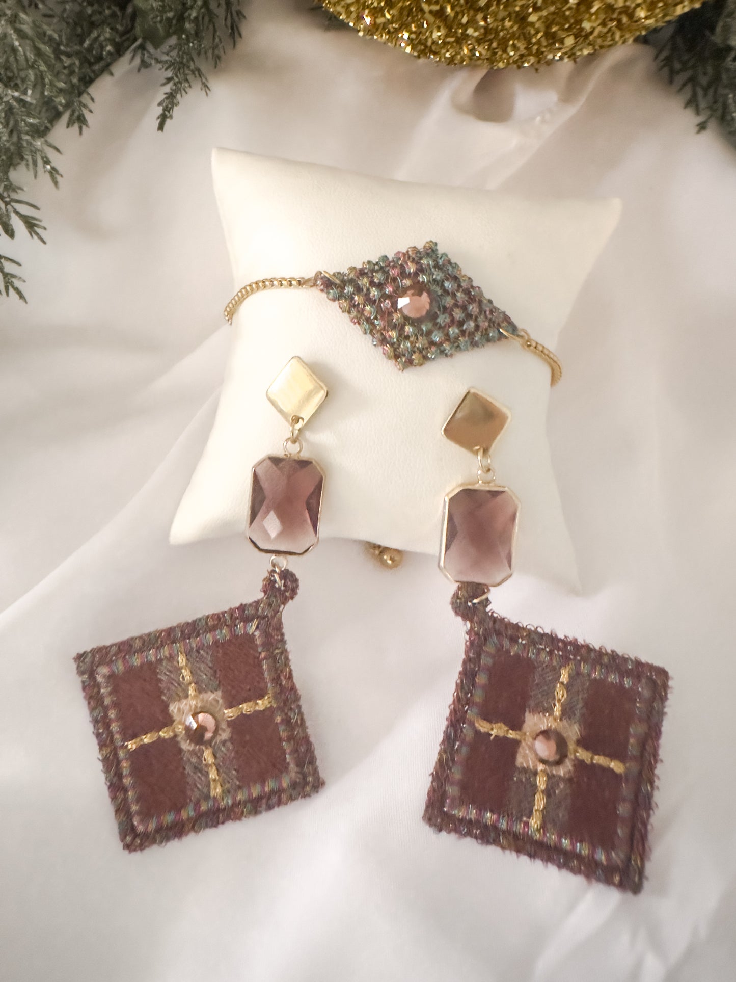 Cita de Diciembre Earrings