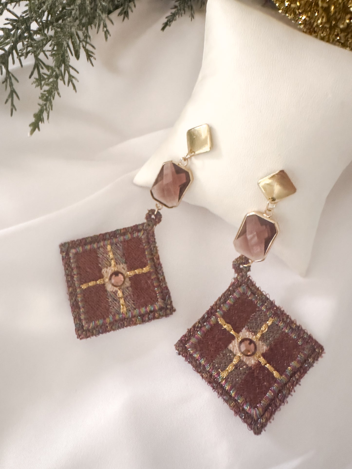Cita de Diciembre Earrings